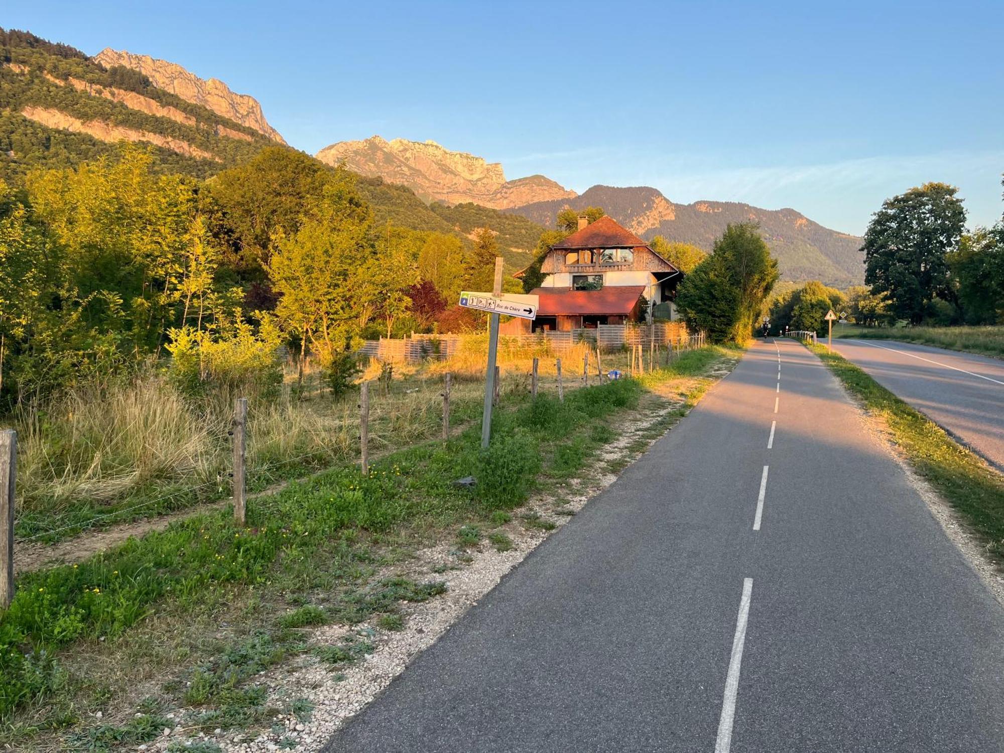 Entre Lac D'Annecy Et Montagnes, Golf Et Parapente A Pieds Тэлуар Номер фото